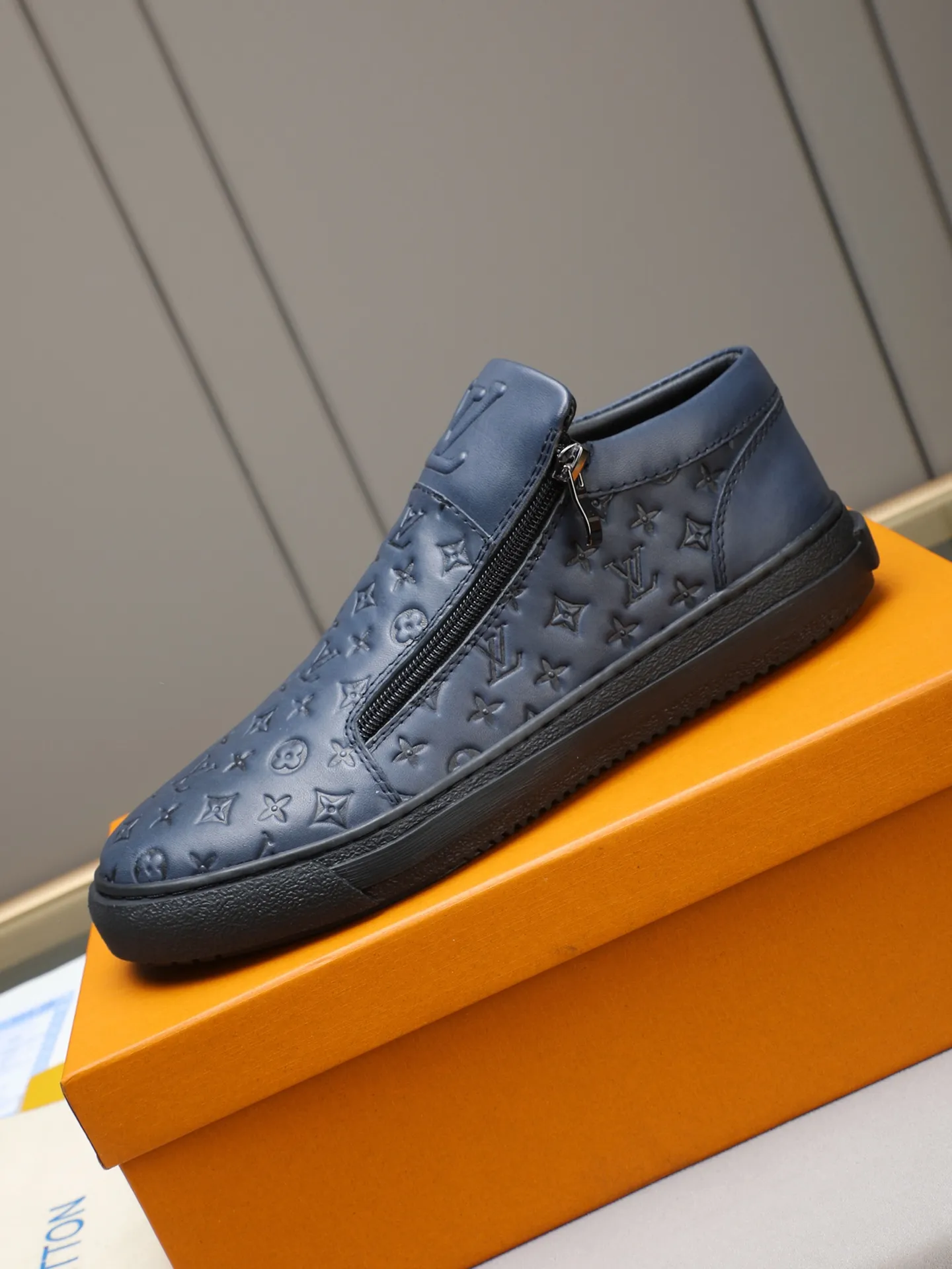 The main recommended model👍👍👍PP440 is the new LOUIS VUITTON [Luden Yiwei]——LV upper [Lv]🇮🇹Imported first-layer cowhide embossed🇩🇪Breathable sheep lining ➕Non-slip and wear-resistant outsole. Every man's identity is reflected in his elegant and stable upper shoes🚶🏻🚶🏻📯 No matter the wind or rain, the shoe last remains unchanged and can stand the test of time🔍️. ——Code number: 38-44 (45 can be customized)